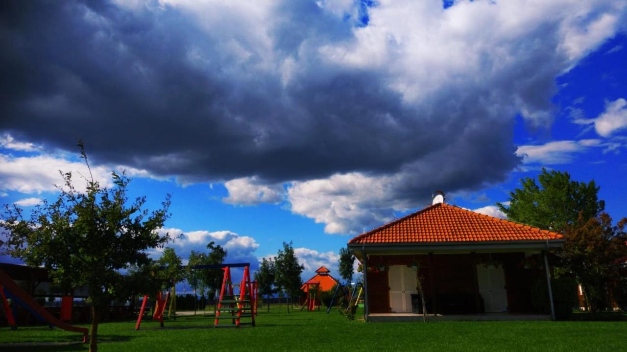 Krasograd Villa Pisarovina Eksteriør bilde